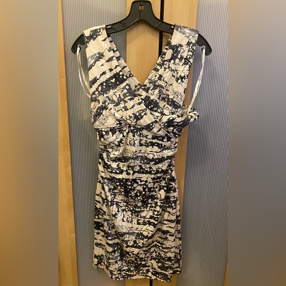 Diane Von Furstenberg Parker silk jersey mini dress Size 4 - Picture 1 of 14